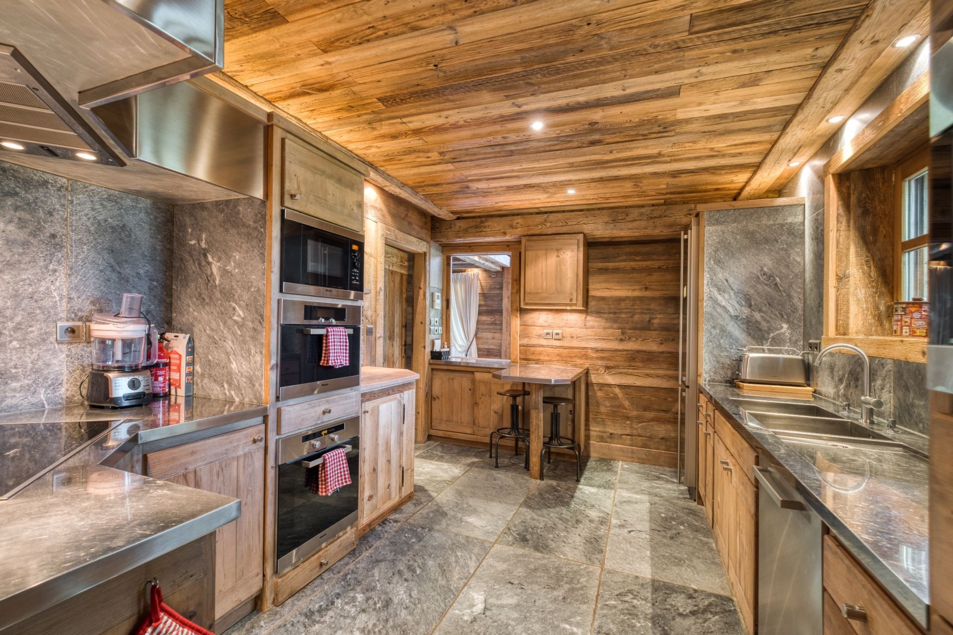 Vente Chalet de luxe Megève 10 Pièces 414 m² Megève Sotheby s